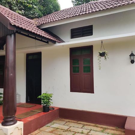 Lannister Inn Kochi Luaran gambar